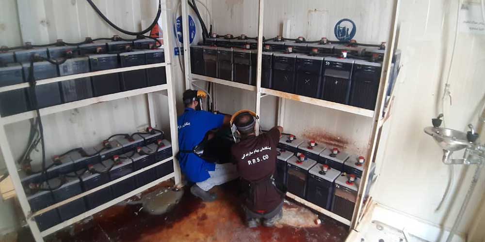 اصلاح باتریخانه کانتینر های نیروگاهی شرکت مپنا عسلویه
